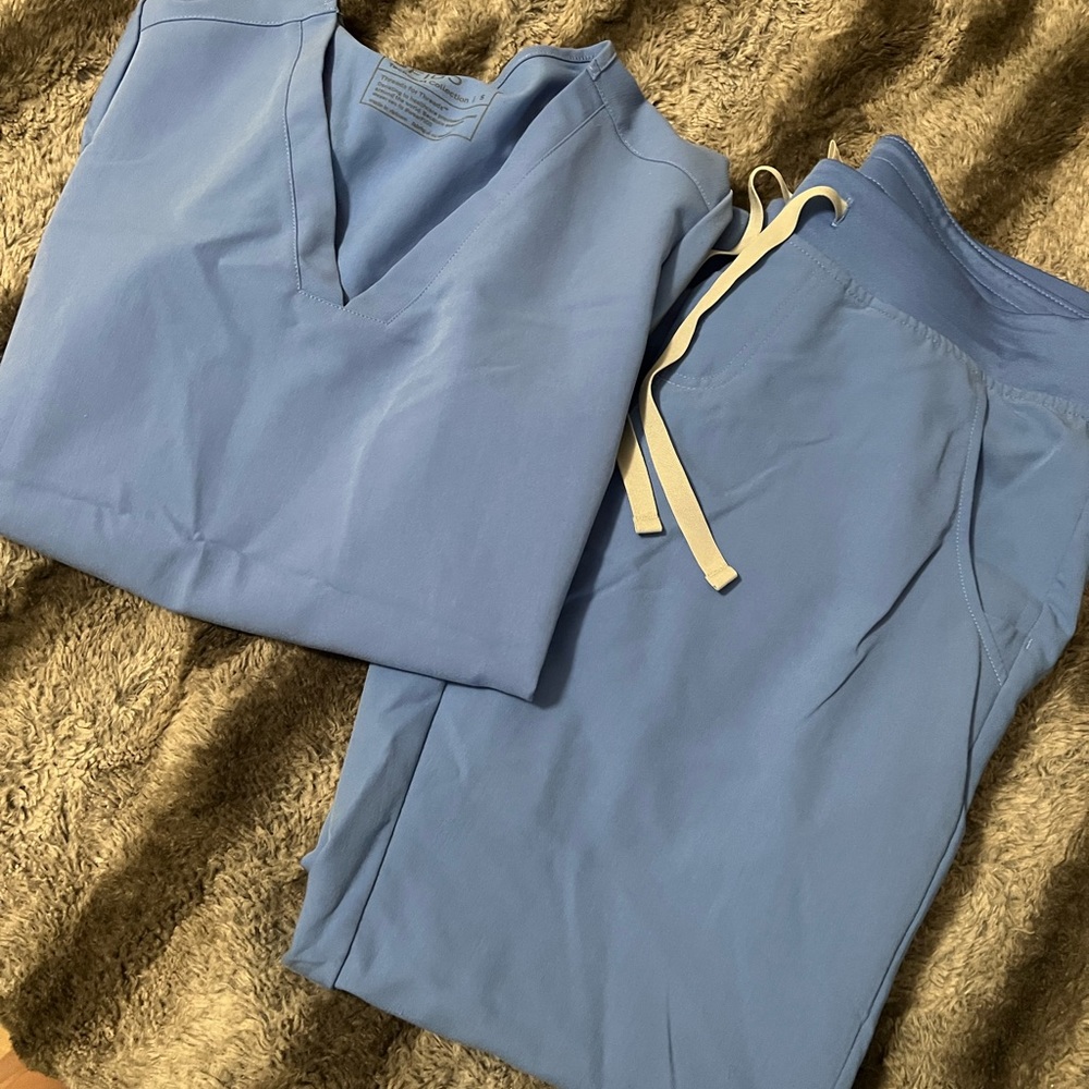 Figs scrubs